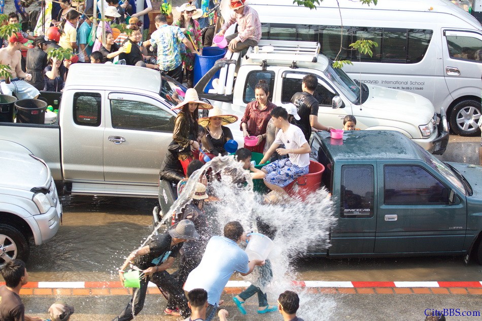 ChiangmaiSongkran2_010.jpg