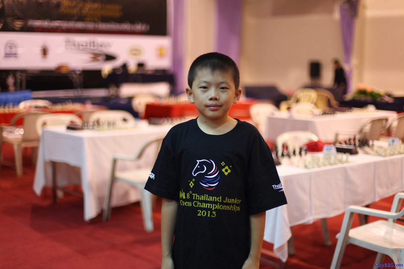 2013年10月16日至20日，第八届泰国少年国际象棋比赛在清迈市举行，有包括来自曼谷等府的众多少年国际象棋高 ...