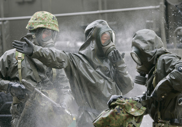 反生化武器部队出动的画面