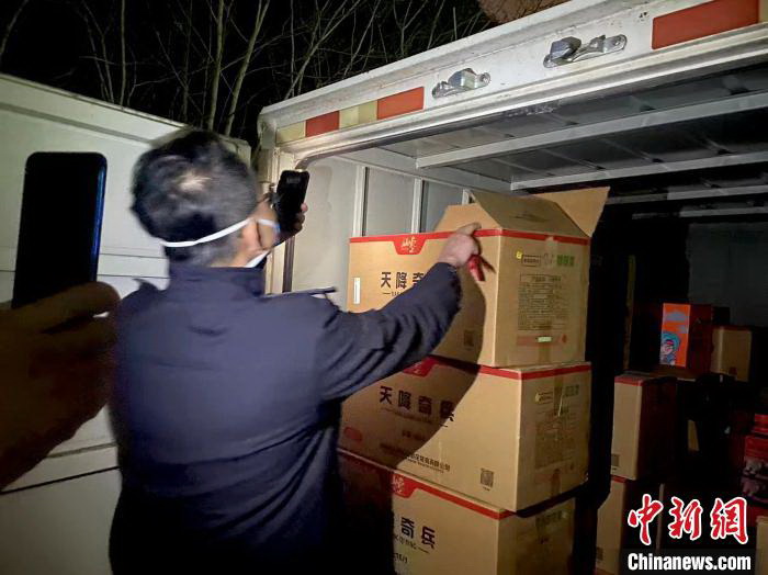 闵行公安累积侦破相关案件22起，查获非法烟花爆竹2300余件